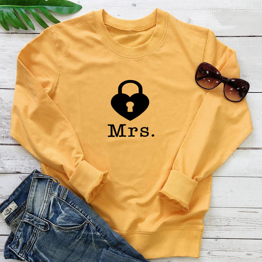 Round neck long sleeved sweatshirt