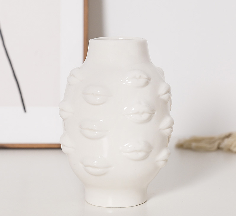 Minimalist Ceramic Lip-Shaped Flower Vase Modern Home Decor Ornament for Living Room and Hotel