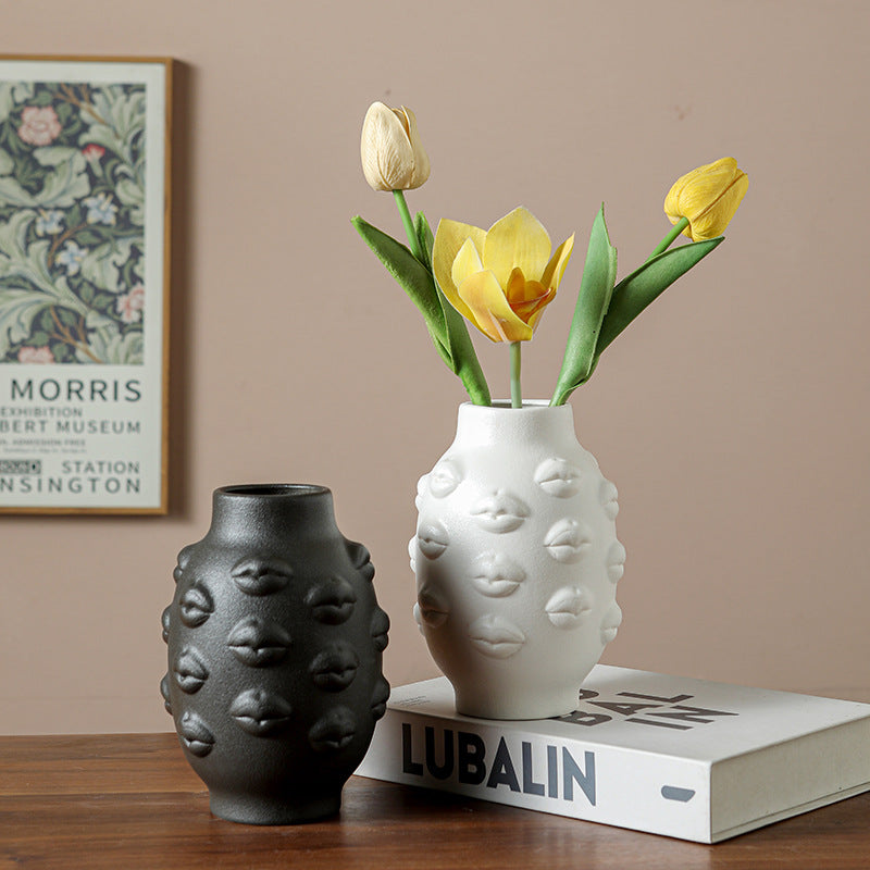 Minimalist Ceramic Lip-Shaped Flower Vase Modern Home Decor Ornament for Living Room and Hotel