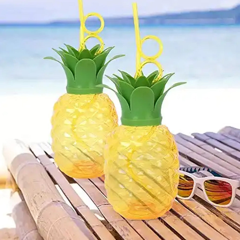 8447 Plastic Pineapple Cups With Straw